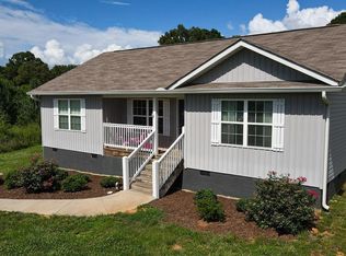 104 Heatherly Ln, Chatsworth, GA 30705
