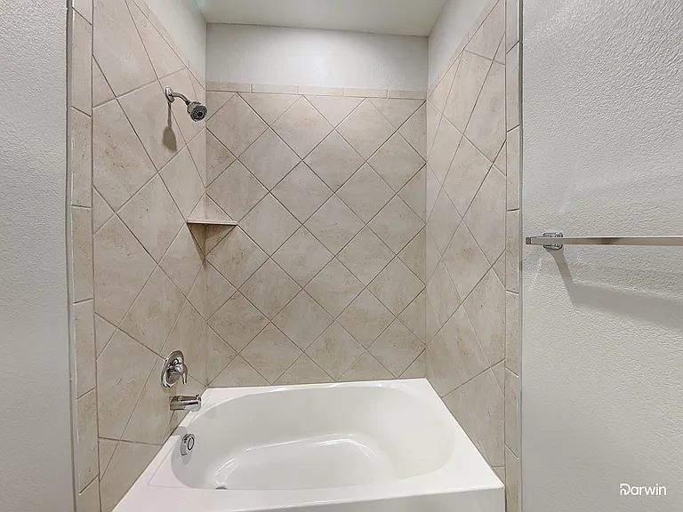 2337 Larimar Dr — Photo 8