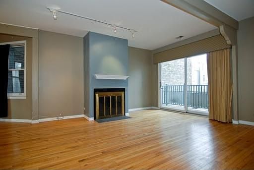 2nd image of 3223 N Kenmore Ave #2