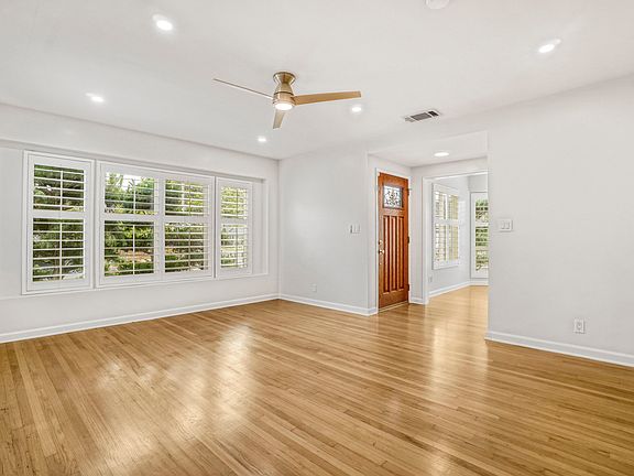 4th image of 2827 Ceilhunt Ave