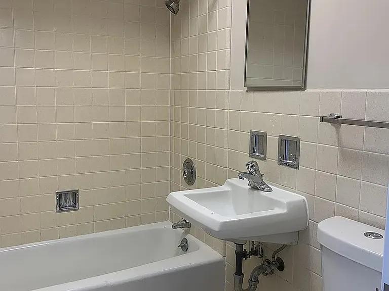 392 Executive Dr #307 — Photo 5