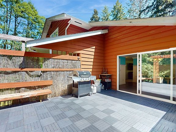 5th image of 8328 179th Street E