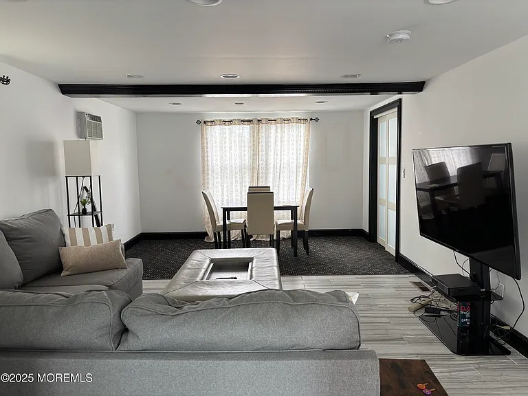 410 Burlington Ave #REAR — Photo 3
