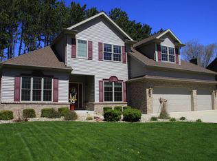 1921 N Donna Dr, Stevensville, MI 49127