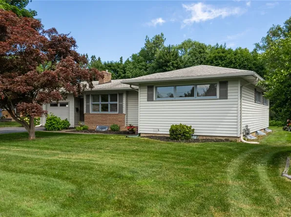 106 Harmony Ln, Rochester, NY 14622
