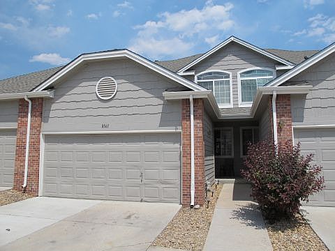 2 Bed/3 Bath Updated Townhome