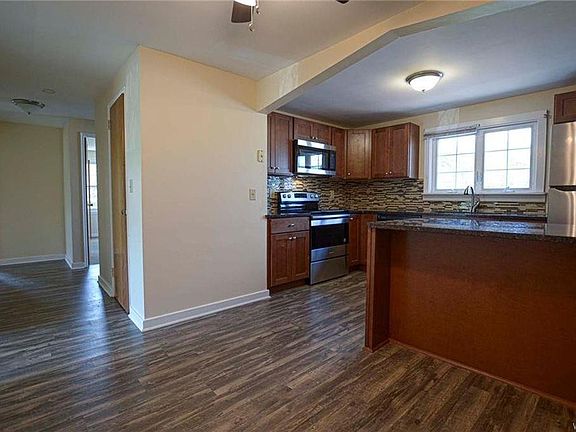 3rd image of 2711 Sheridan Dr APT 4