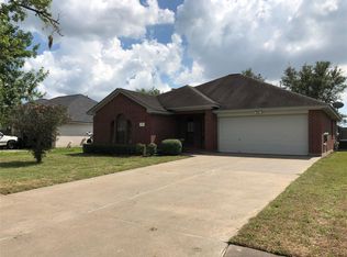 105 Washington Ave, Clute, TX 77531