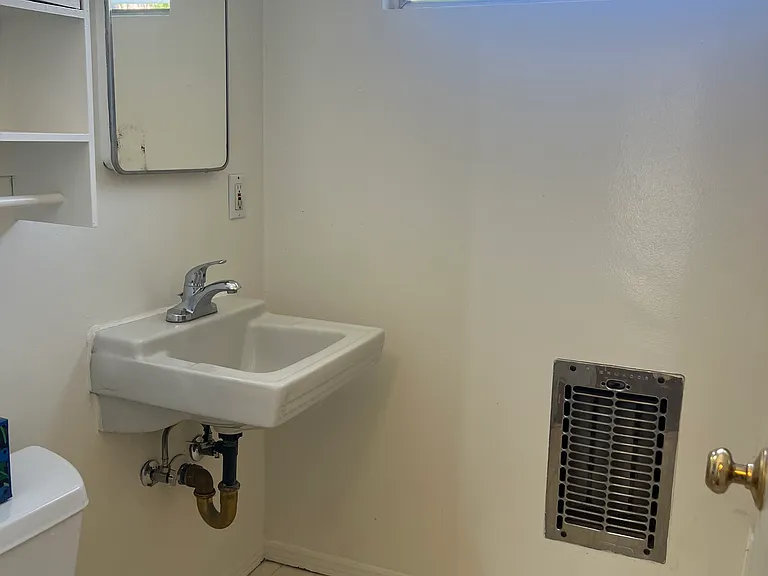 747 S Curson Ave #6 — Photo 6