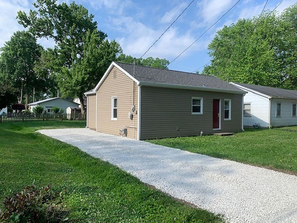 1st image of 28 W Oak St