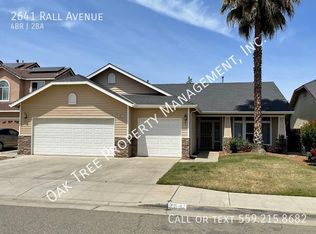 2641 Rall Ave, Clovis, CA 93611