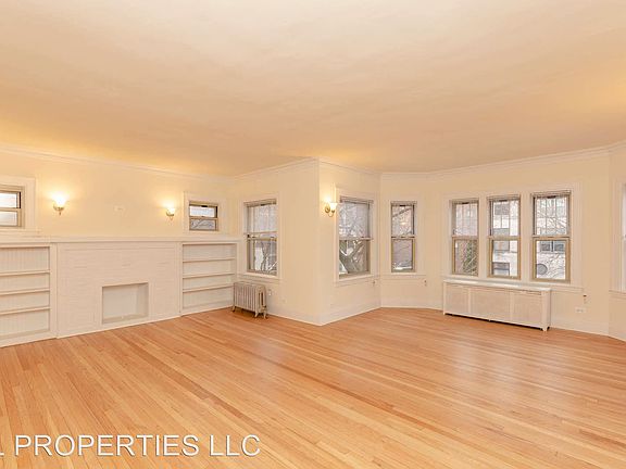 4th image of 5330 N Kenmore Ave APT 2E