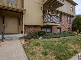 5651 SW Foxcroft Cir S, Topeka, KS 66614