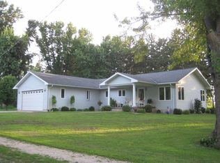 2540 Seven Mile Rd, Charles City, IA 50616