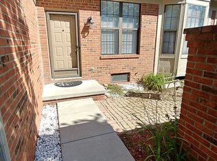 7196 Green Farm Rd #1, West Bloomfield, MI 48322