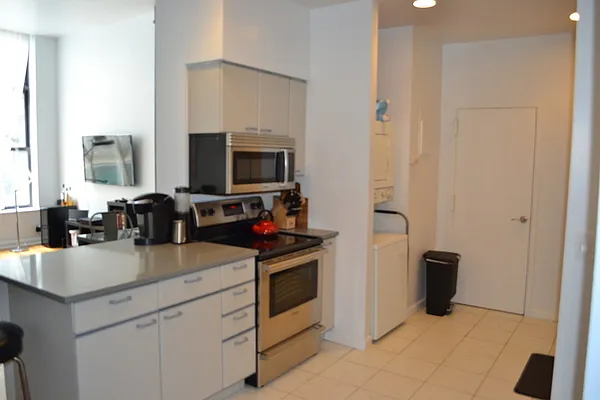 Rented by Tabak Real Estate | media 17