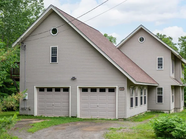 798 County Road, Milford, ME 04461