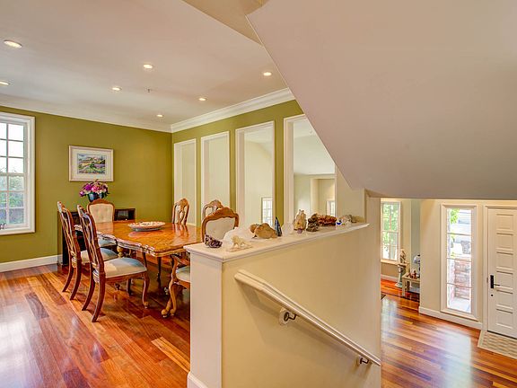 5th image of 11817 Henley Ln