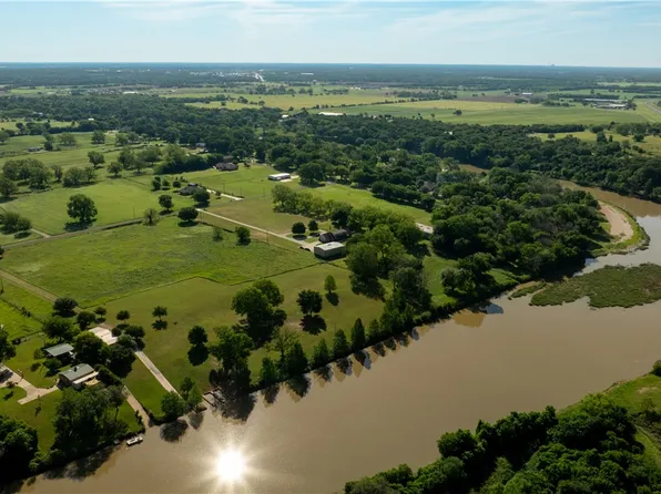 3750 River Bend Ln, Waco, TX 76705