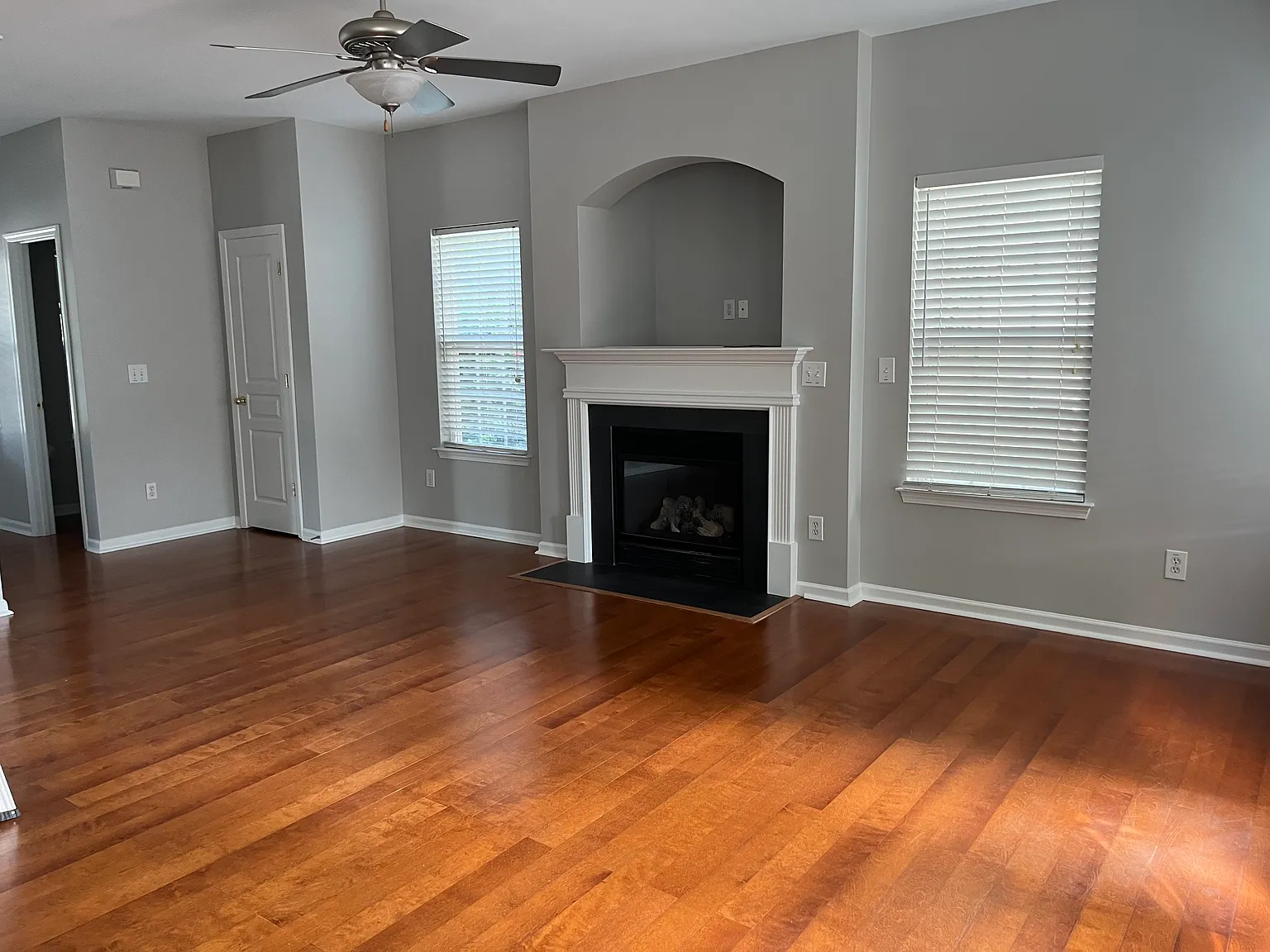 3 bed, 2.5 bath, 1738 sqft, $2,350 — Photo 4