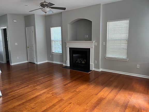 4th image of 19146 Long Pond Ln