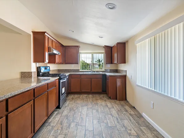 381 Saratoga Ave #A, Grover Beach, CA 93433