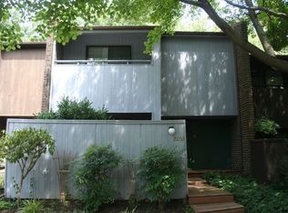 2033 Wethersfield Ct, Reston, VA 20191