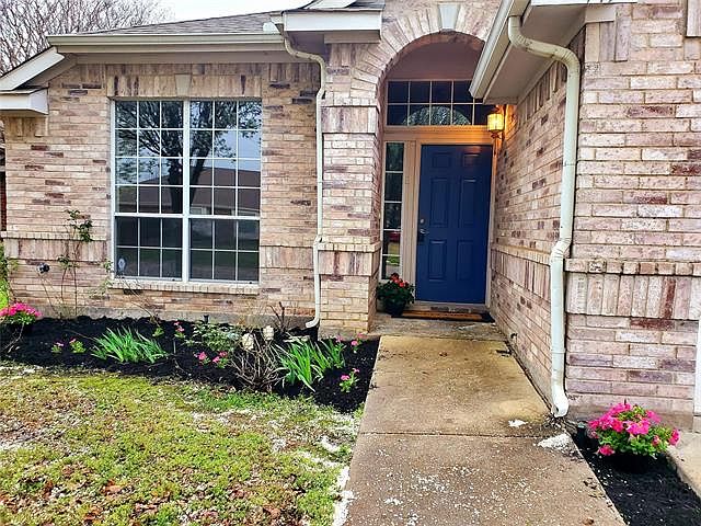1st image of 749 Silverbrook Dr