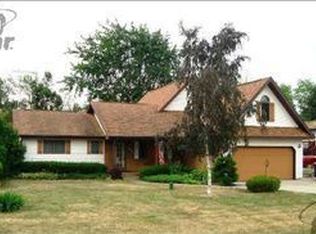 13507 S Horrell Rd, Fenton, MI 48430