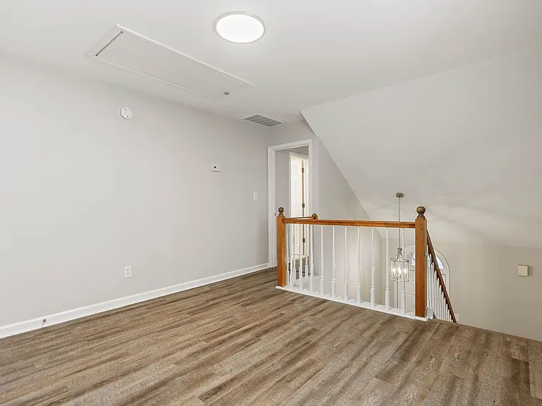 2031 Stone Brook Dr — Photo 21