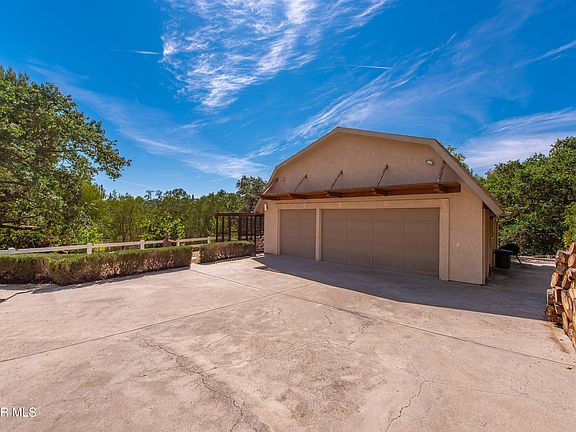 3rd image of 6007 Colodny Dr