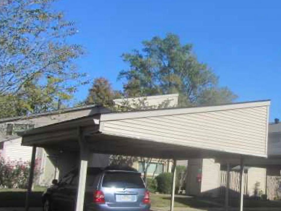 1st image of 2518 Riverfront Dr APT 2