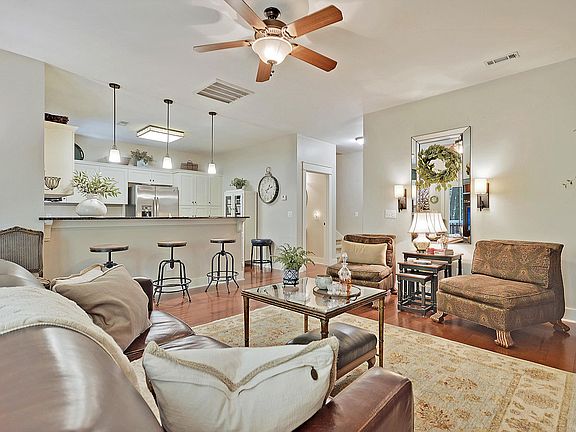 5th image of 417 Grand Palm Ln