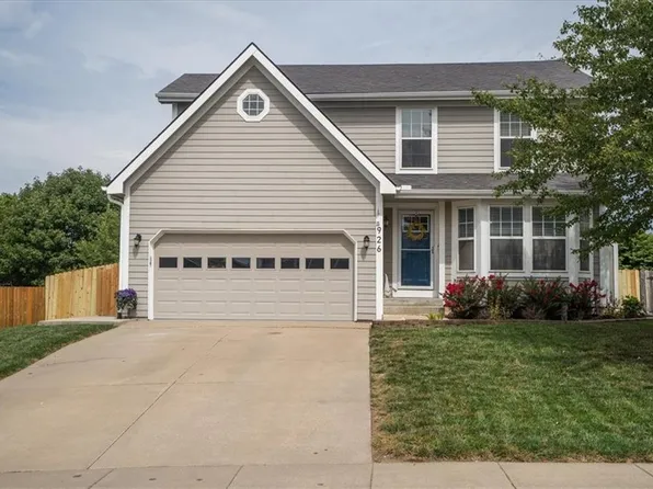 926 E 13th Ct, Eudora, KS 66025