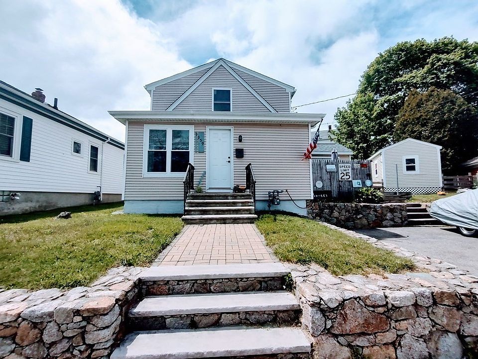 1359 County St, Fall River, MA 02723 Zillow