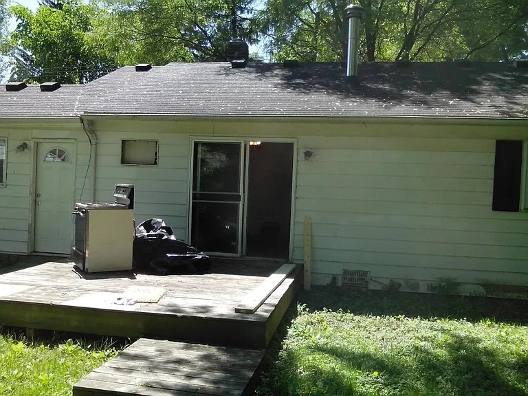 31450 Alcona Ct — Photo 3