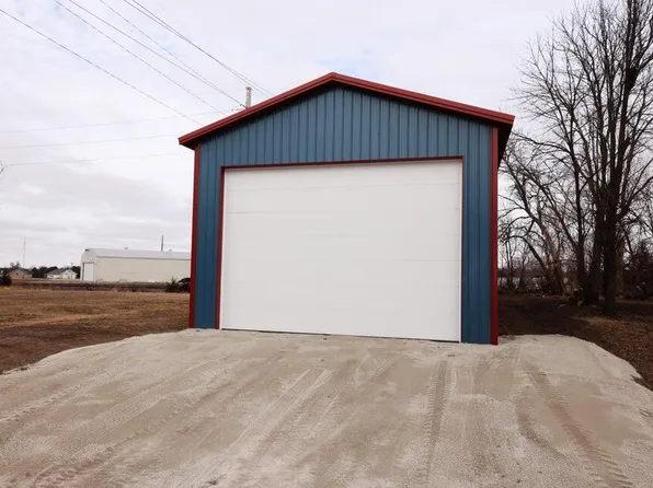 101 Main St E, Grand Junction, IA 50107