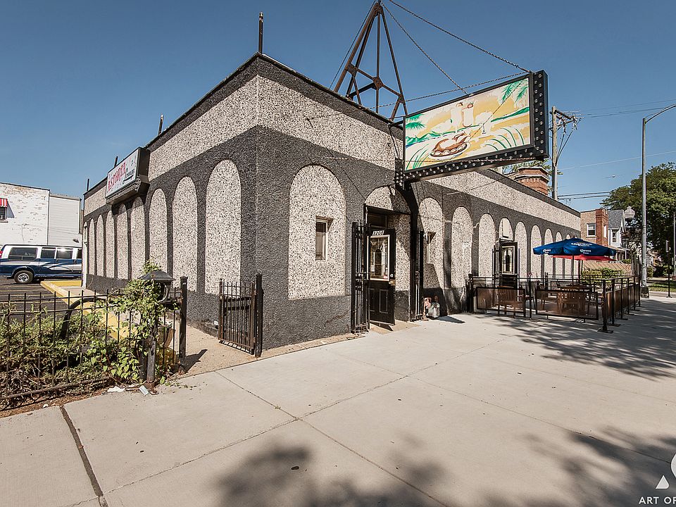 1st image of 4400 W Belmont Ave NW