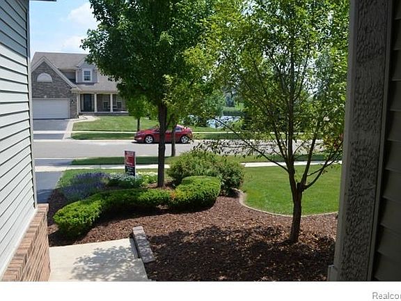 3rd image of 460 E Peninsula Ct
