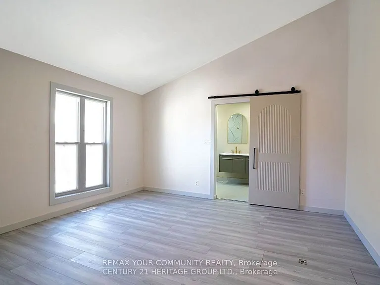 236 Simcoe Ave — Photo 25
