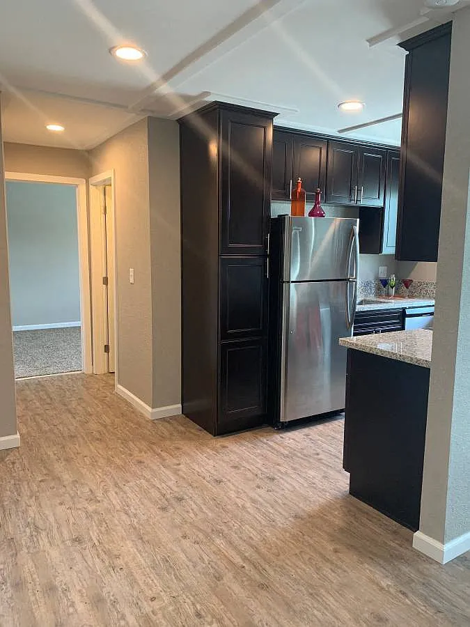 Driftwood Apartments — Photo 3