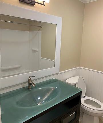 5th image of 2238 Gaines Ave