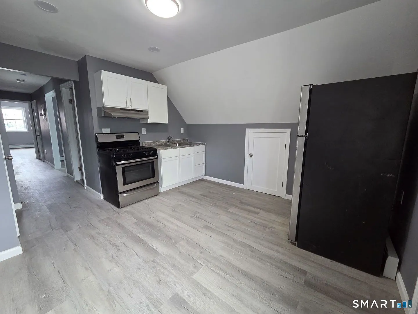 2 bed, 1.0 bath, 801 sqft, $1,700 — Photo 4