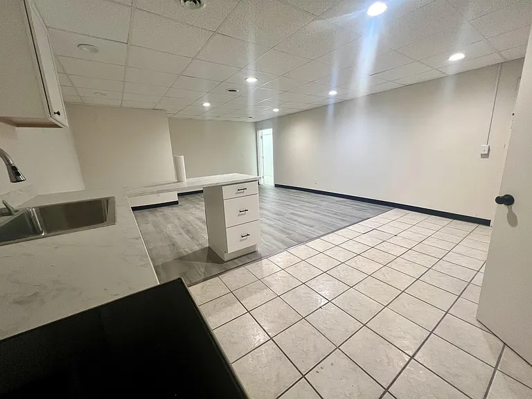 915 Main St #305 — Photo 3