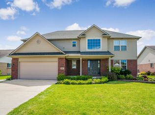 25801 Chelsea Creek Ln, Brownstown, MI 48134