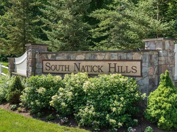 11 Morgan Dr Unit 305, Natick, MA 01760