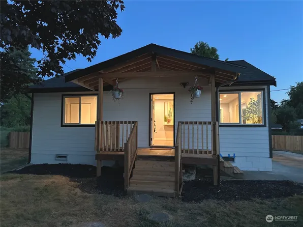 304 3rd Avenue S, Algona, WA 98001