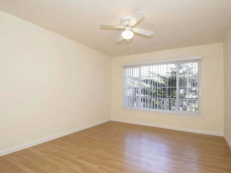 1220 Clayton St — Photo 5