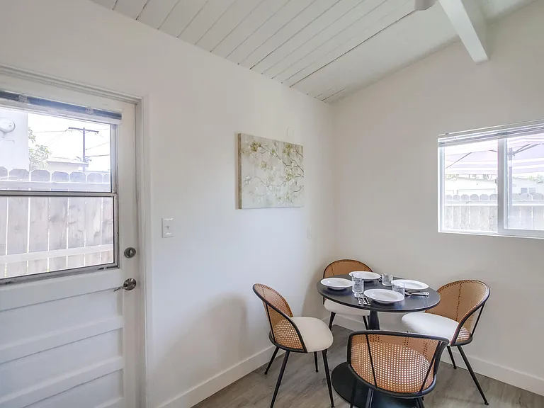 4114 Fond Du Lac Ave — Photo 9