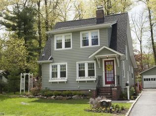 18 Intervale Rd, Livingston, NJ 07039